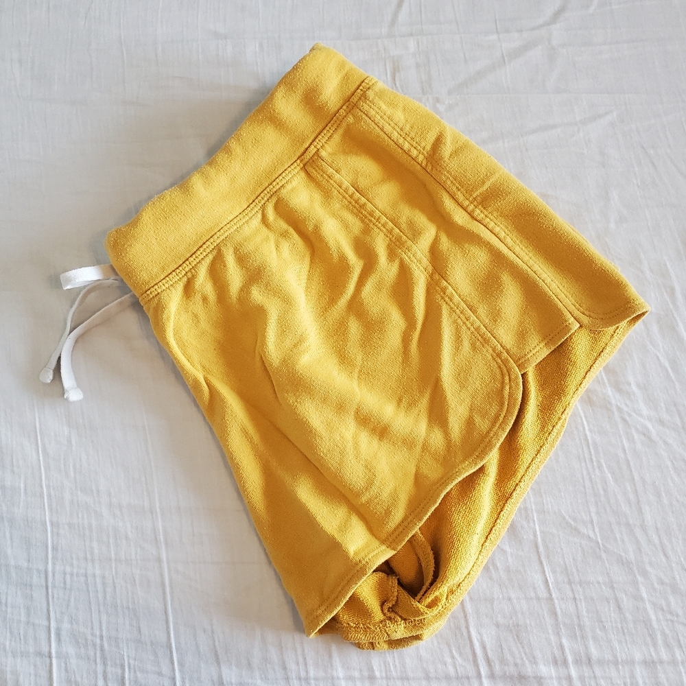 Comfy Old Navy Drawstring Shorts - Picture 2 of 3
